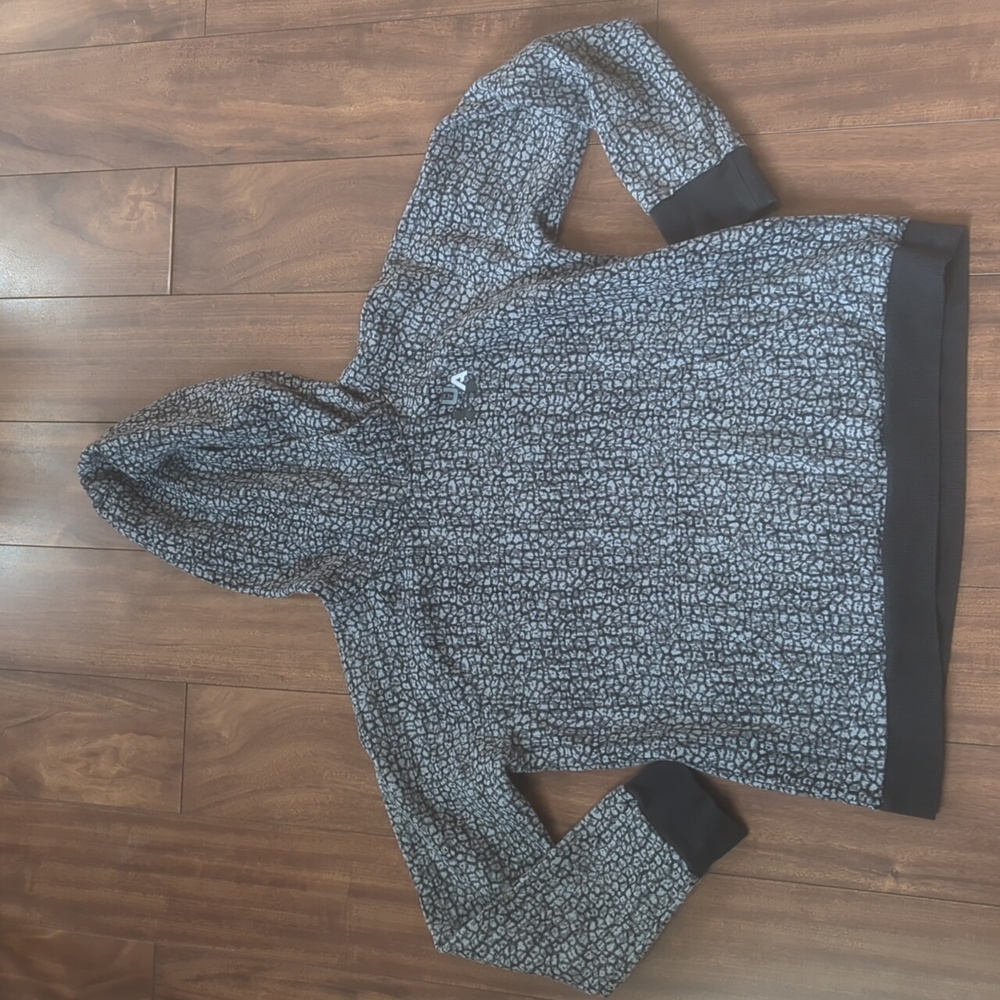 Under Armour youth sweatshirt